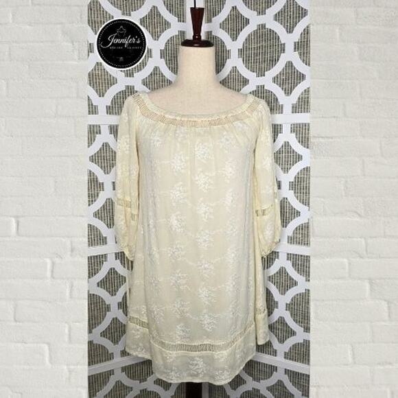 Astr Cream Off The Shoulder Floral Embroidered Ladder Trim Dress Size XS - Picture 1 of 13